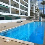 Beachfront Flat With Pool * Картейра