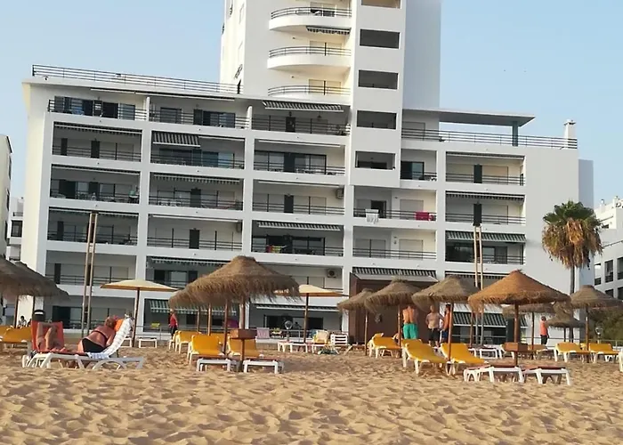 Beachfront Flat With Pool Apartmán