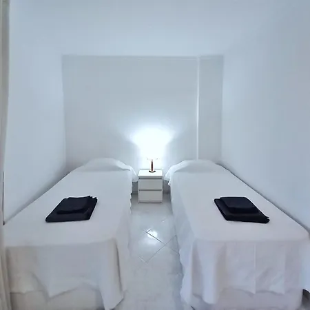 דירה Beachfront Flat With Pool קווארטיירה