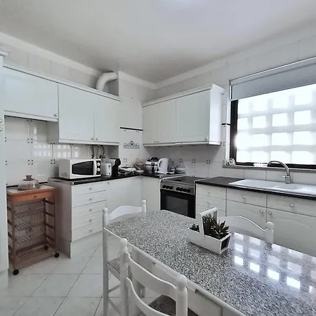 דירה Beachfront Flat With Pool *