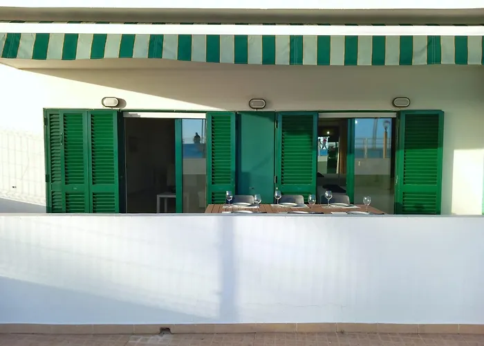 Beachfront Flat With Pool * Quarteira