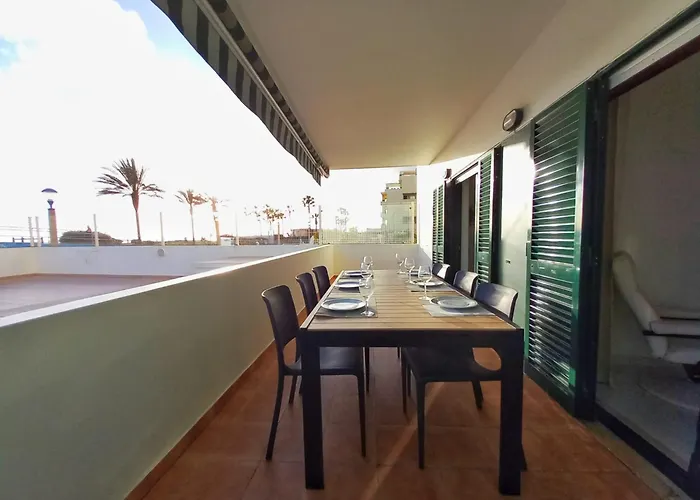 Apartamento Beachfront Flat With Pool *